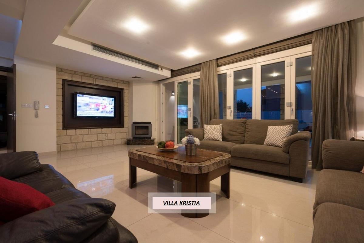 Villa Kristia Paphos Exteriör bild