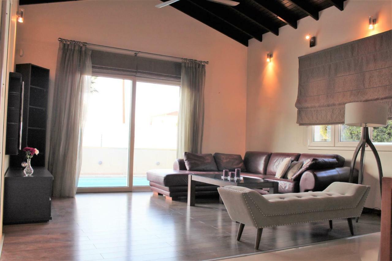Villa Kristia Paphos Exteriör bild