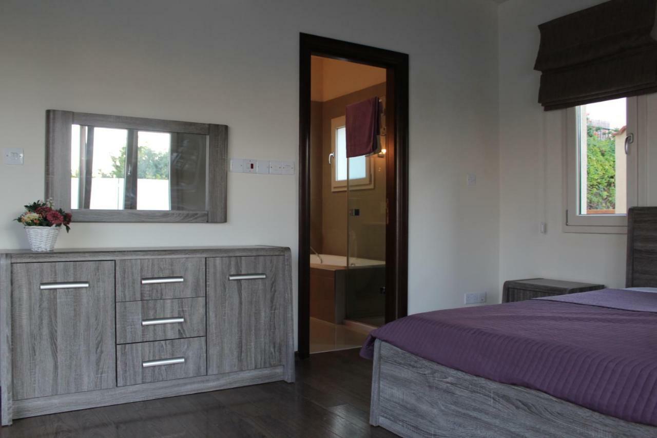 Villa Kristia Paphos Exteriör bild