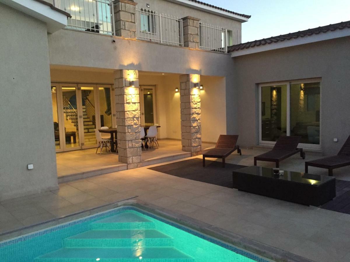 Villa Kristia Paphos Exteriör bild